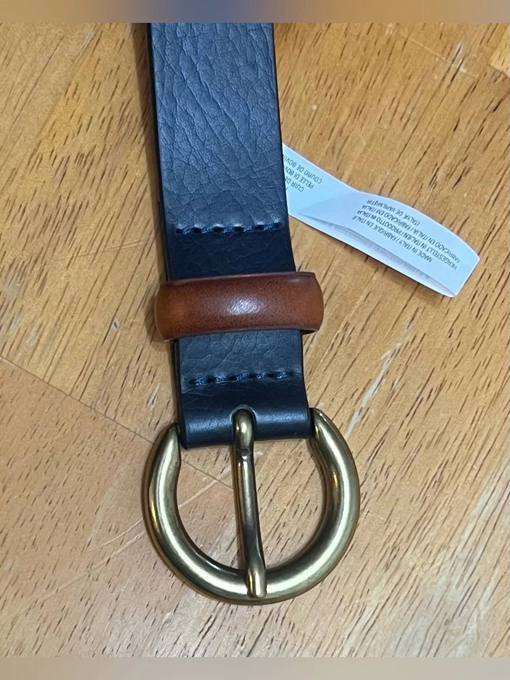 Levi's Women's Made in Italy 100% Bovine Leather Brown Belt, size 42.